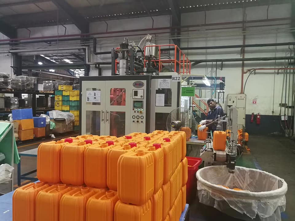 Máquina de moldeo por soplado de 30 litros para bidón de contenedor de HDPE multicapa