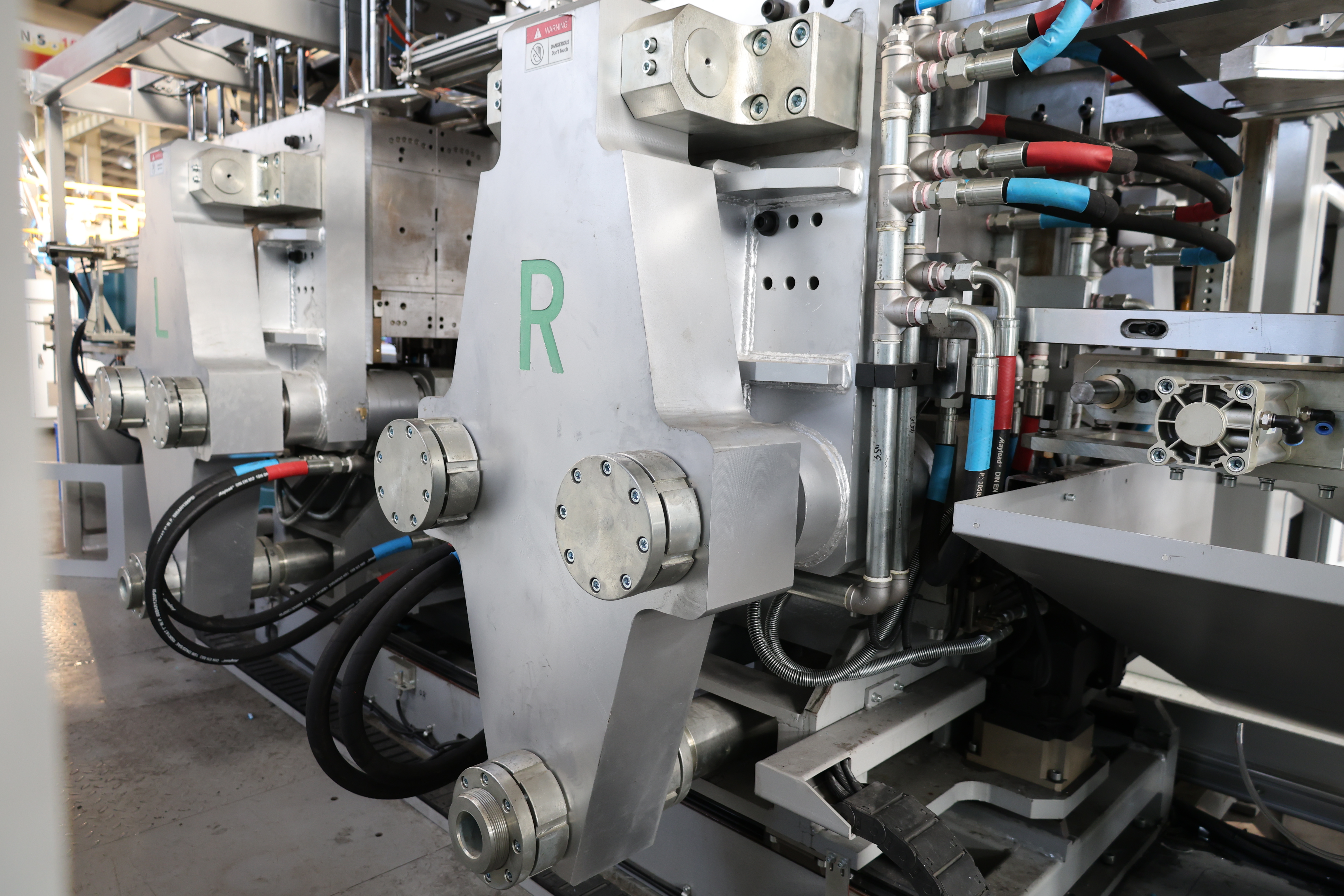 Máquina de moldeo por soplado de doble estación de 30 l para envasado de productos químicos 